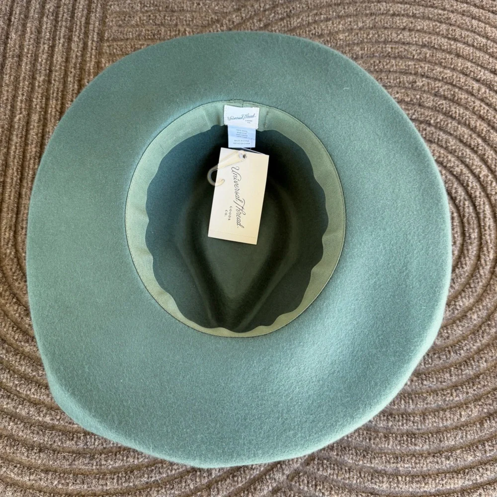 Universal Thread brand new